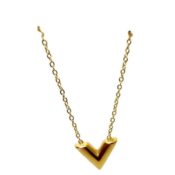 18K Gold Plated Stainless Steel V Pendant Necklace Womens - Picture 2 of 7